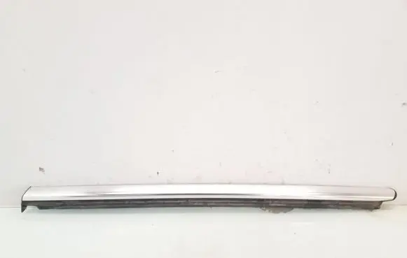 Mercedes-Benz R W251 Rear side glass trim 