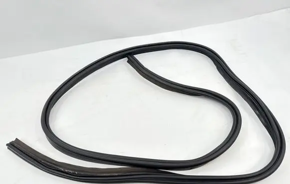 Audi A3 S3 8V Trunk rubber seal (body) 8V4827705