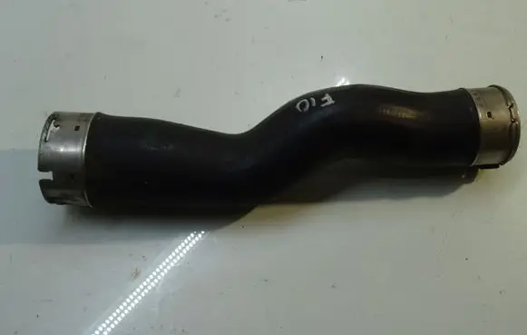 BMW 5 F10 F11 Intercooler hose/pipe 521108A