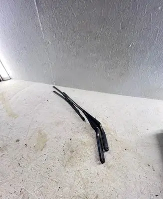 BMW 1 E81 E87 Front wiper blade arm 7169972 7169971