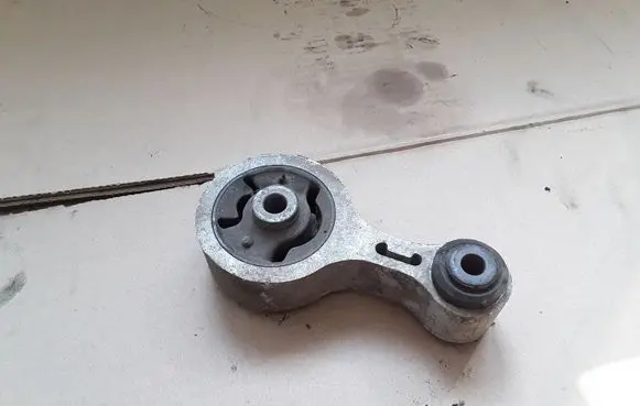 Mazda 6 Engine mount bracket NOCODE