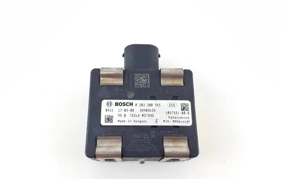 Tesla Model S Distronic sensor radar 105755100B 0203300565