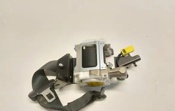Subaru Forester SK Rear seatbelt SUBFORPAS806175