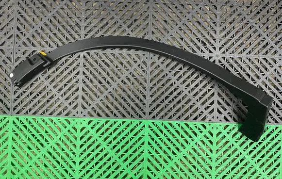 Lexus RX 330 - 350 - 400H Foot area side trim 7587348030