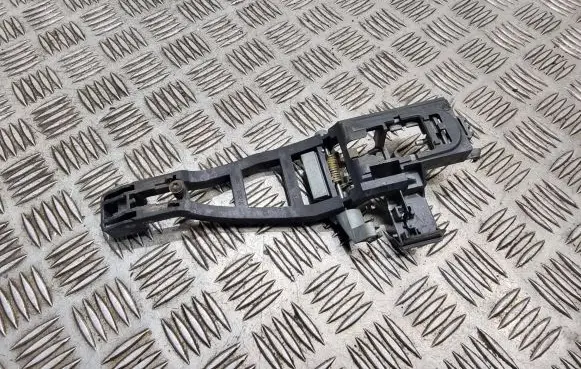 Rear door exterior handle/bracket
