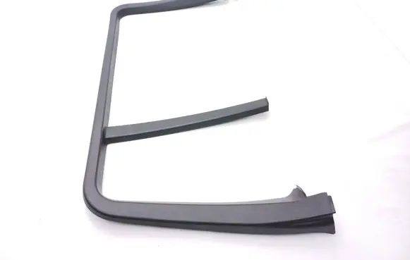 Mercedes-Benz GLS X166 Rear door glass trim molding A1667370580