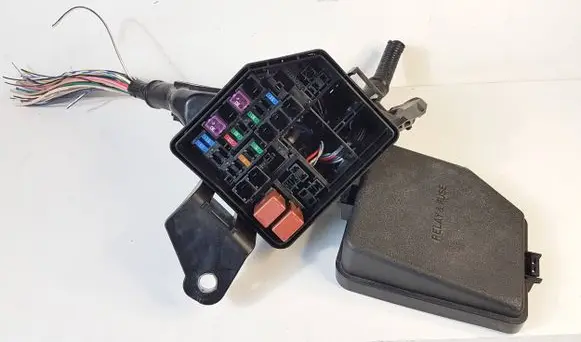 Toyota RAV 4 (XA50) Fuse box set 8266242670