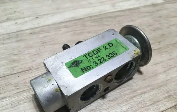 Mercedes-Benz SL R129 Air conditioning (A/C) expansion valve 1248300084