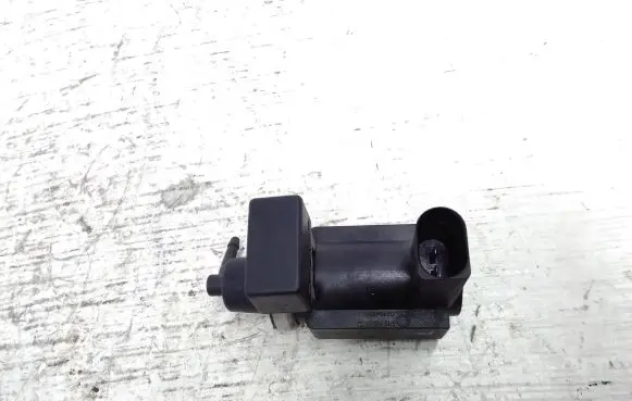 Audi A4 S4 B6 8E 8H Turbo solenoid valve 8E0906628