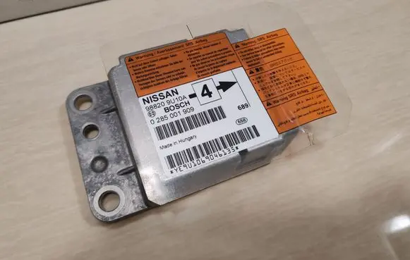 Nissan Note (E11) Airbag control unit/module 988209U10A 0285001909