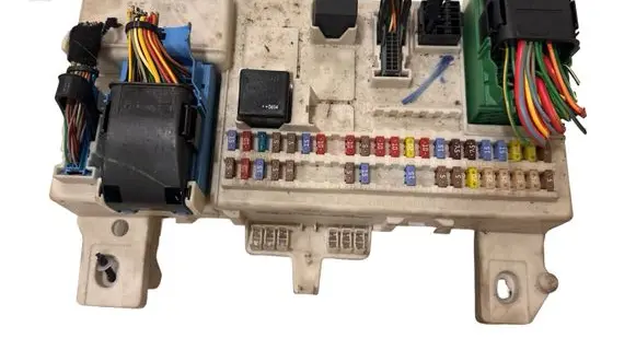 Volvo V50 Fuse module 30765015 519096606 03738371