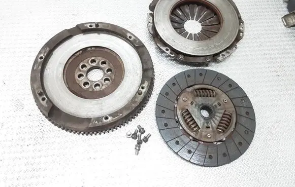 Toyota Corolla E120 E130 Clutch set kit NH9359 CT122