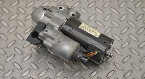 BMW 7 G11 G12 Starter motor 8589891
