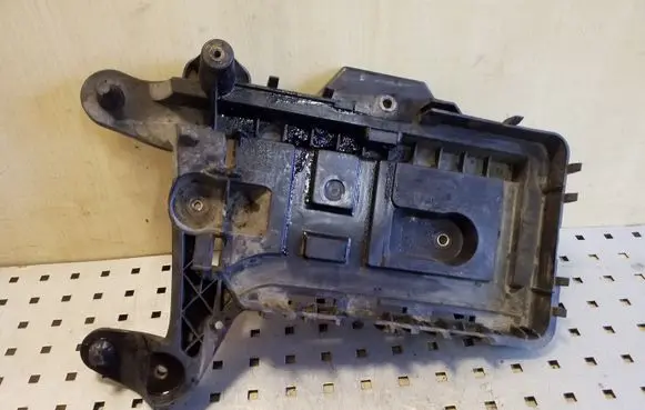 Battery tray