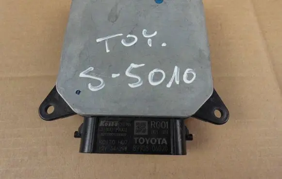 Toyota Camry VIII XV70 Xenon control unit/module 8990806020