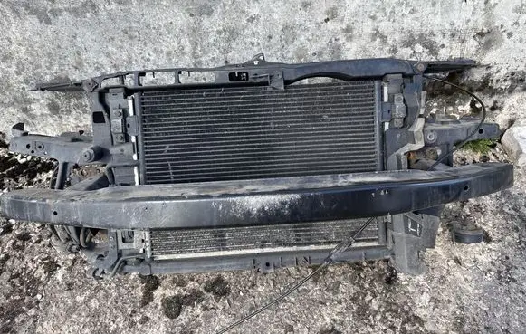 Volkswagen PASSAT B5.5 Radiator support slam panel 