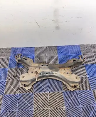 Toyota Prius (XW30) Front subframe