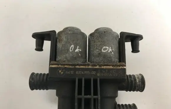 BMW 5 E39 Coolant heater control valve 8374995 11474123