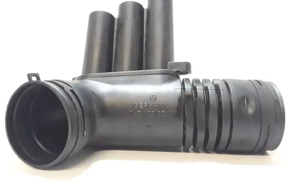 Volkswagen Golf VII Air intake hose/pipe 04E129651C
