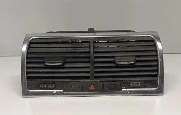 Audi Q7 4L Dash center air vent grill 4L0820951