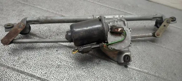 Opel Corsa B Front wiper linkage 