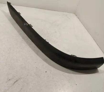 Rear bumper trim bar molding