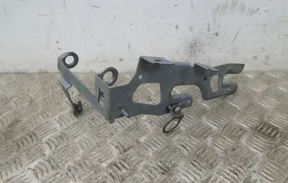 Mercedes-Benz E AMG W213 Radiator mount bracket A2135005600