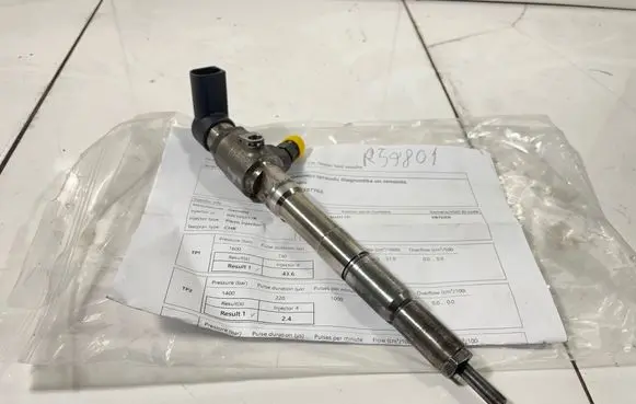 Volkswagen Golf VI Fuel injector 03L130277B 64749 B3JJ
