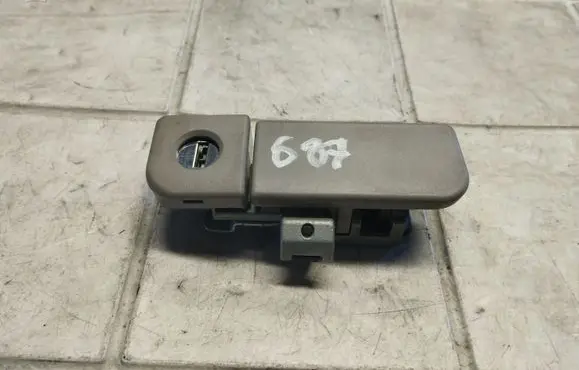 Mitsubishi Grandis Glove box lock 
