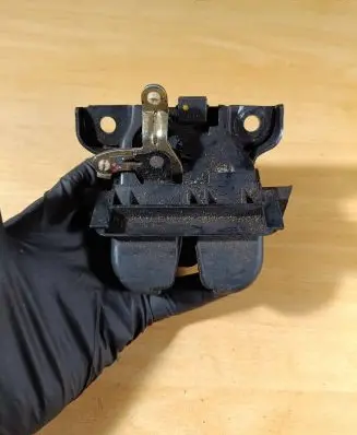 Audi A4 S4 B5 8D Tailgate/trunk/boot lock/catch/latch 8D9827505