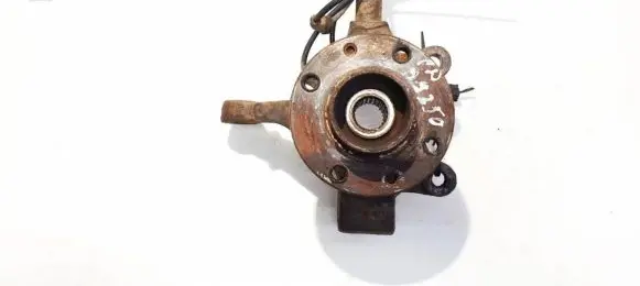 Nissan Note (E11) Front wheel hub