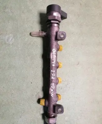 Skoda Octavia Mk3 (5E) Fuel main line pipe 04L089B