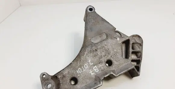 Volkswagen PASSAT B7 Engine mounting bracket 03L199207