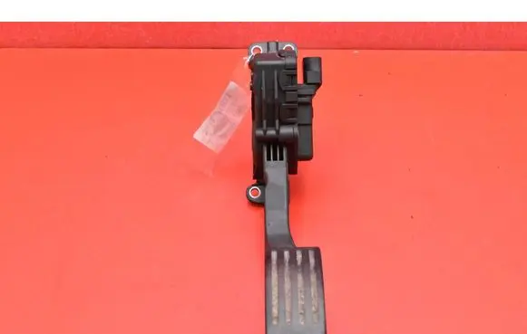 Ford Focus C-MAX Accelerator throttle pedal 4M51-9F836-AH