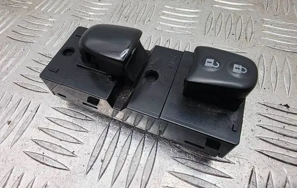 Nissan Juke I F15 Electric window control switch 254111KA0A
