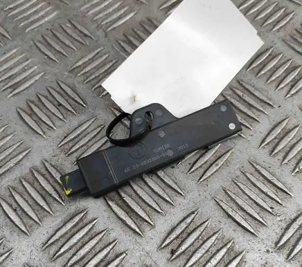 BMW X5 G05 Keyless system antenna 6832065
