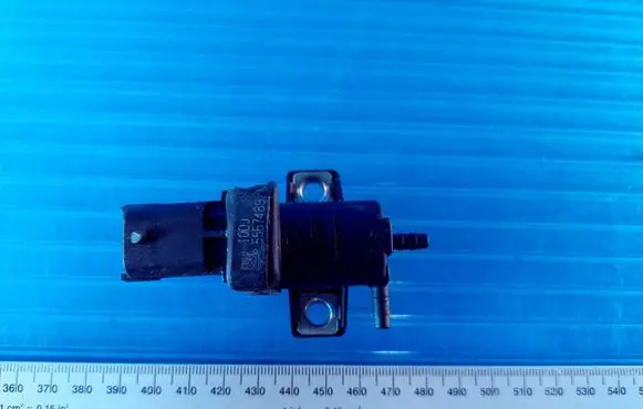 Opel Zafira C Turbo solenoid valve 5557489