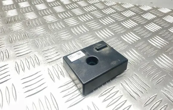 BMW 5 F10 F11 Aerial antenna amplifier 9230911 10859410