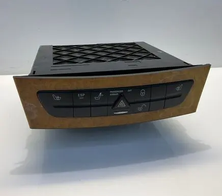 Mercedes-Benz E W211 Dashboard storage box/compartment A2116800552 2116800552