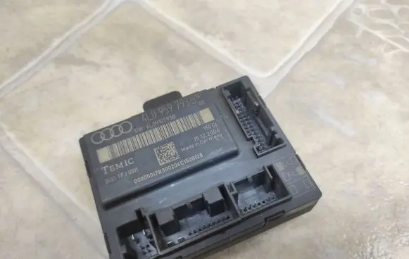 Audi Q7 4L Door control unit/module 4L0959793B 4L0910793B