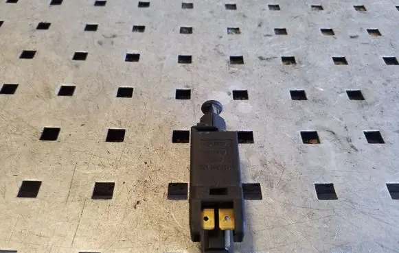 Volkswagen Transporter - Caravelle T4 Brake pedal sensor switch 191945515