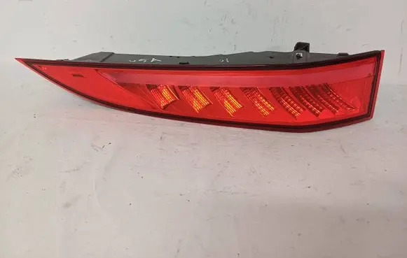 Jaguar F-Pace Rear bumper light HK8313404BC