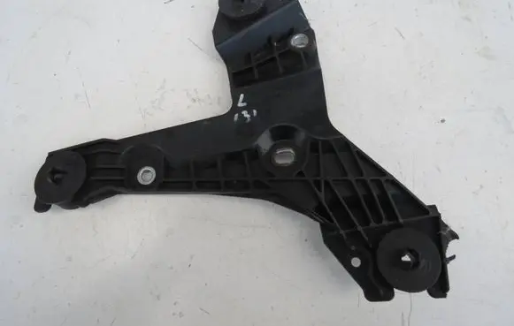 Volvo XC70 Air filter cleaner box bracket assembly 30636575 3063541