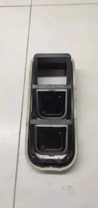 Peugeot 5008 II Quarter panel pressure vent 9678565780