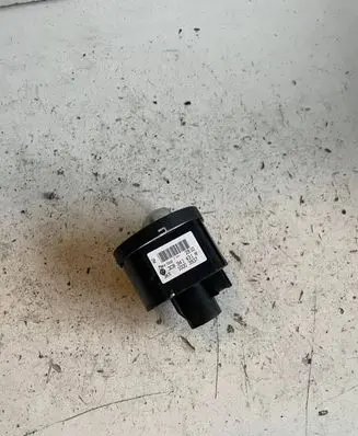 Volkswagen PASSAT B6 Light switch 3C8941431