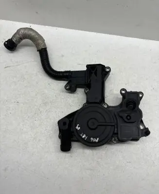 Volkswagen PASSAT B6 Oil breather separator 06H103226A