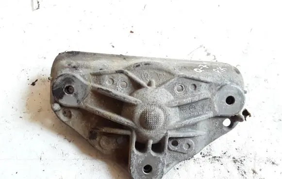 Audi Q7 4L Front shock absorber mounting bracket 412391