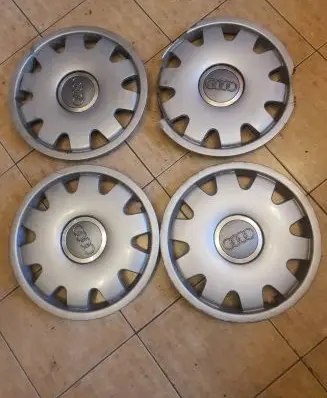 Audi A2 R15 wheel hub/cap/trim 8Z0601147A PA66M15