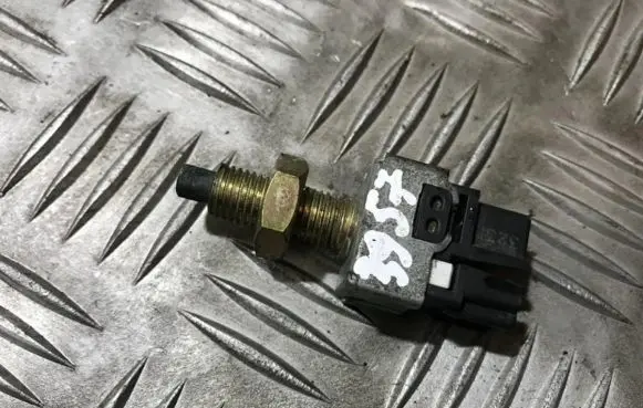 Mazda Premacy Brake pedal sensor switch uh71