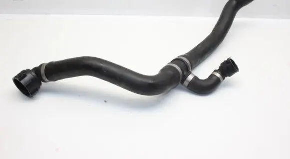 Volvo V40 Engine coolant pipe/hose